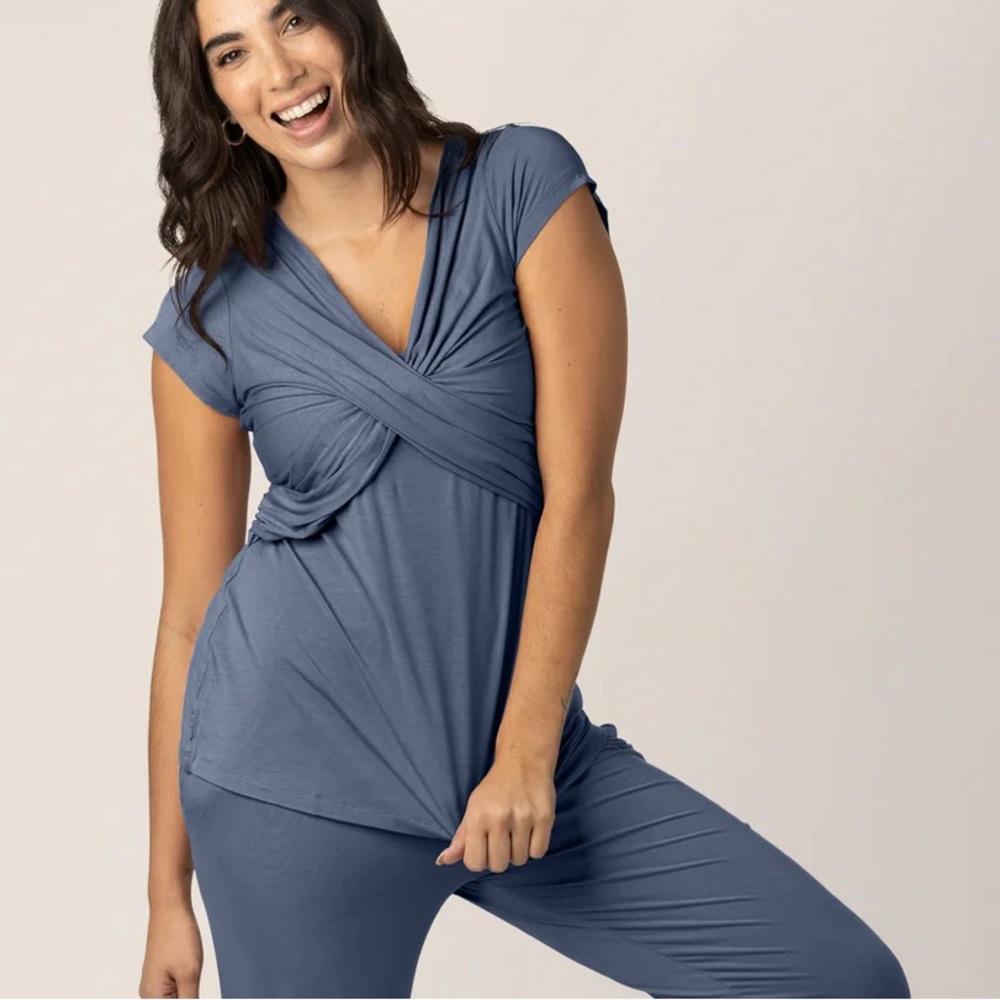 Kindred Bravely Davy Nursing and Pajama Top NWT Size M Slate blue